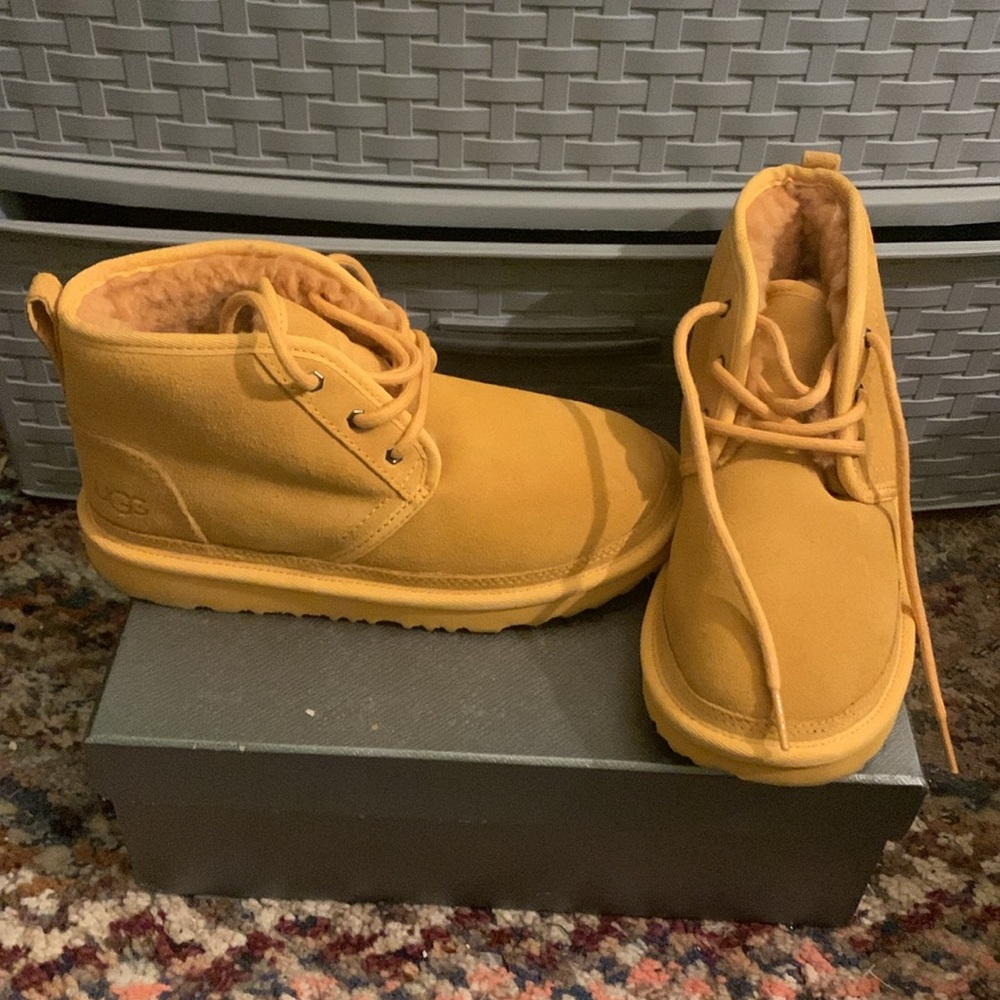 UGG boots - Picture 2 of 4